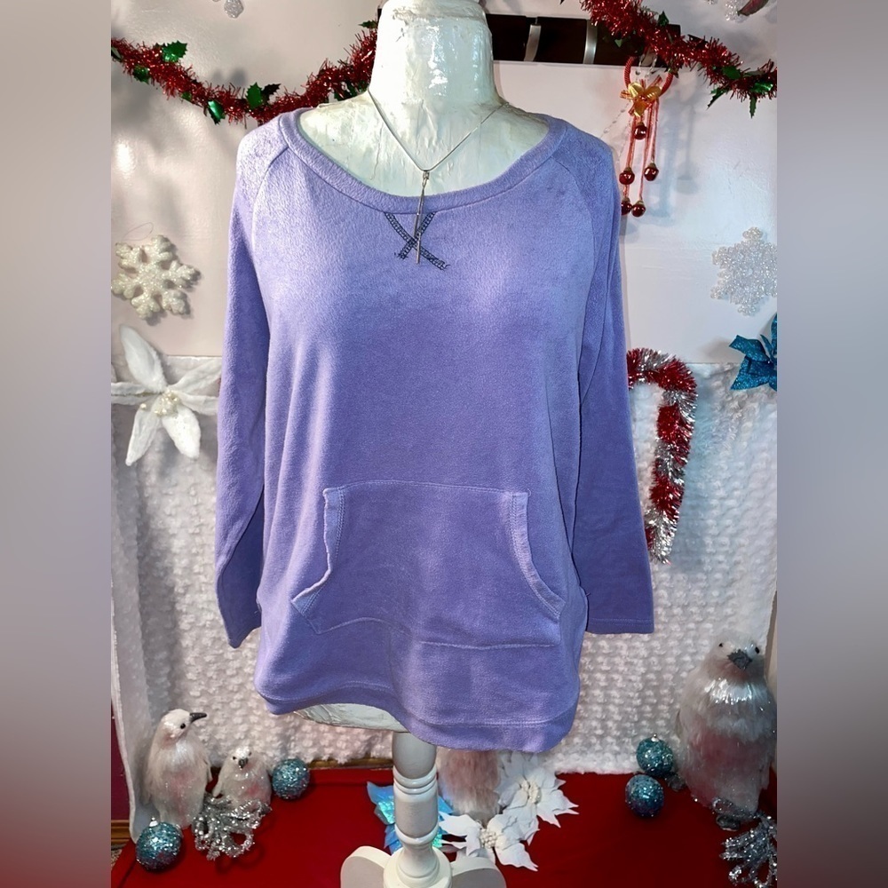 NWOT Serra Intimate Sleepwear Velvety Feel with a Kangaroo Pocket Size L